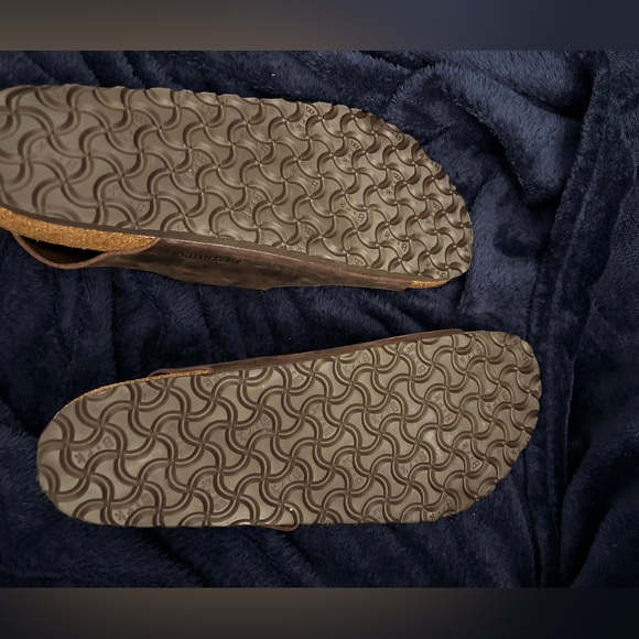 Birkenstock brown sandals with bronze buckles - Picture 4 of 4